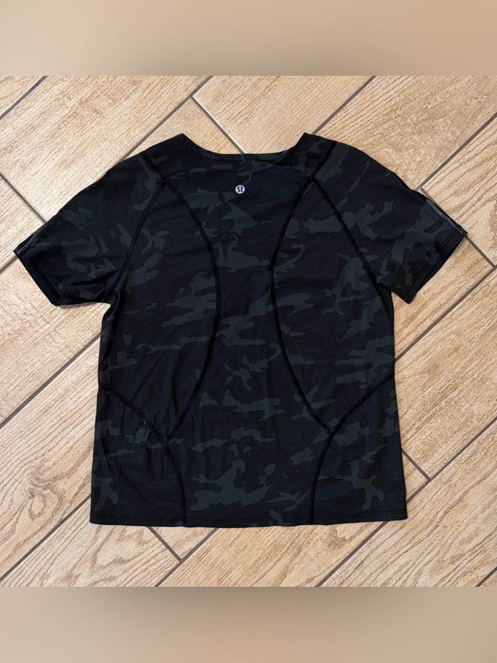 Lululemon Women’s Size 2 Athletica Camo Camouflage Short Sleeve Top